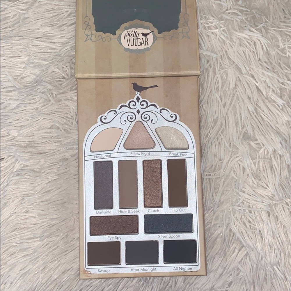 Eye shadow palette